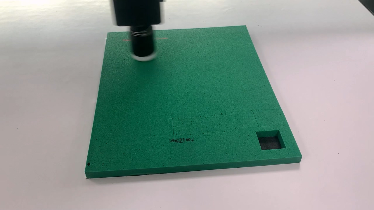聚氨酯高弹发泡切割机