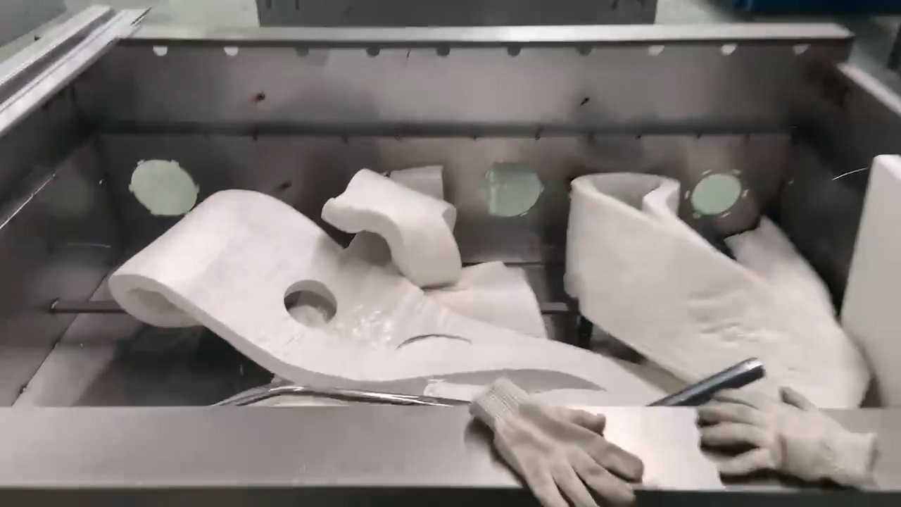 玻纤保温棉切割机2